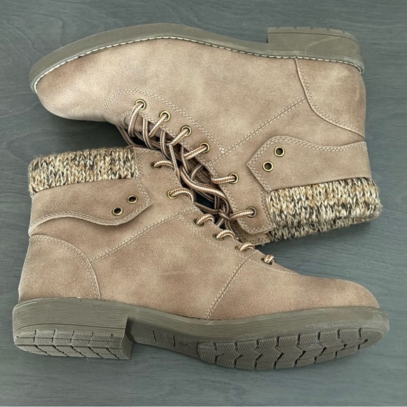 St. John's Bay Knit Top Lace-Up Boots Size 9.5 - Picture 9 of 10